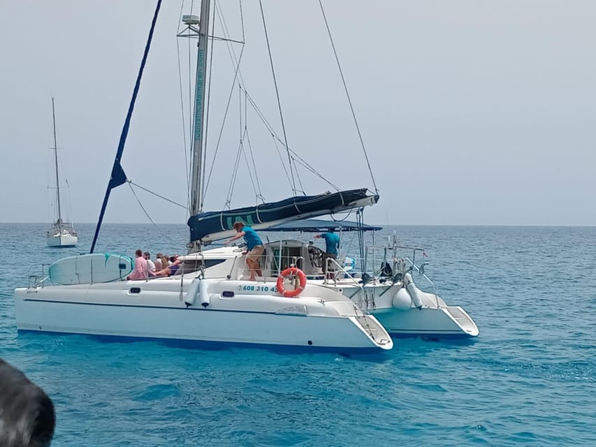 Fuerteventura: PRIVATE Catamaran All Inclusive Lobos in - Cruising toward Lobos Island Natural Park