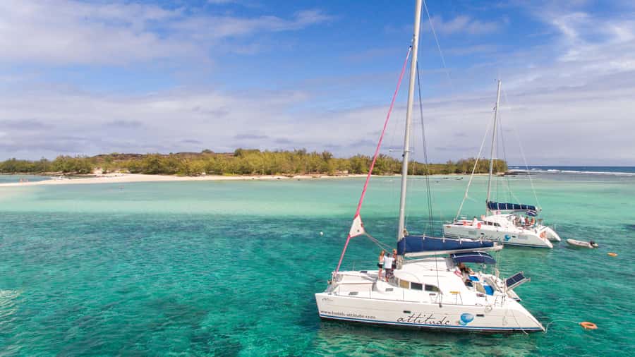 Full Day Catamaran Luxury Cruise to Northern Islands w Lunch - A northern-island route with three different moods