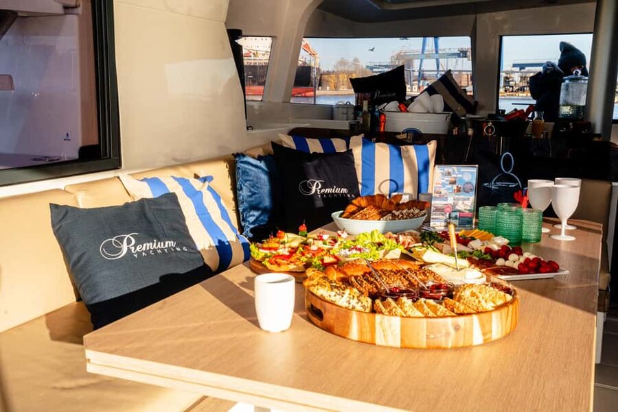Gdansk/Sopot: Breakfast Cruise on a Catamaran - What the two-hour morning usually feels like