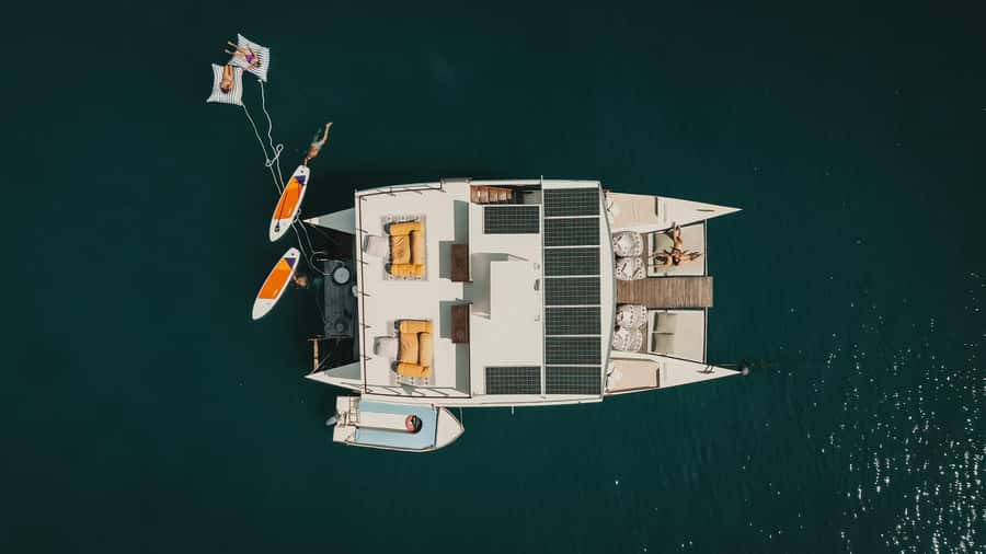 Gili Islands: 4-in-1 Catamaran Snorkeling Experience - Snorkeling for turtles and reef life