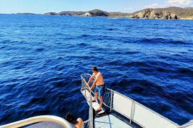 Guided Tours of the 7 Bays of Huatulco Oaxaca in Catamaran - Delivery Beach and Maguey Bay from the water