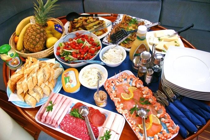 Half-Day Luxury Catamaran Sailing Cruise in Granada - Should you book it?