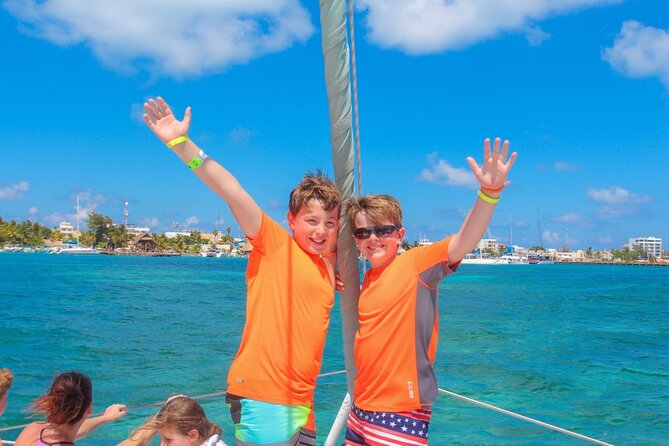 Half Day Sailing Private Catamaran to Isla Mujeres - The crew can make or break the day