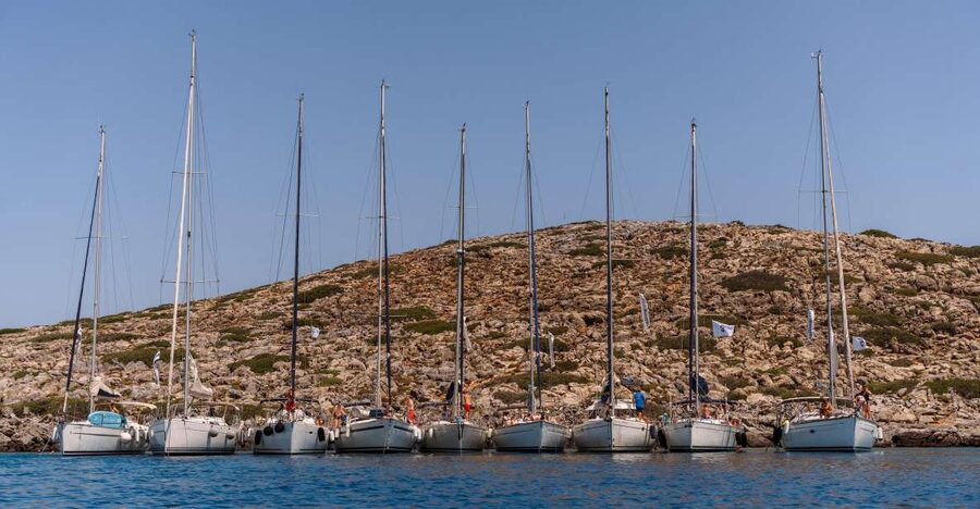 Heraklion: Catamaran Sailing to Dia island - The one-hour crossing to Dia Island
