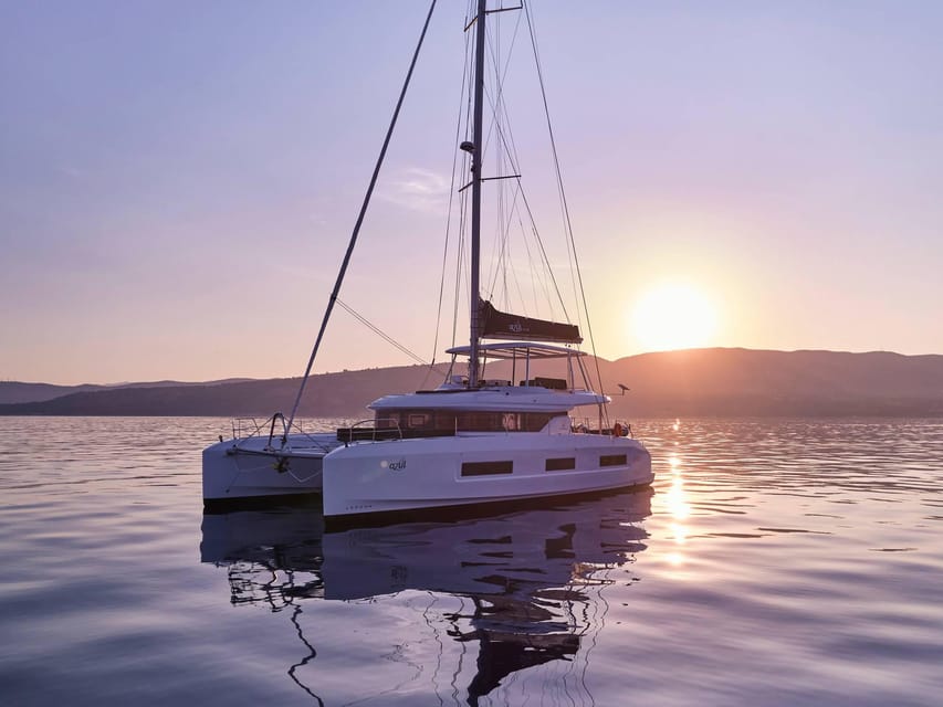 Heraklion: Dia Island Luxury Catamaran Cruise with Meal - Sailing from Heraklion’s old Venetian harbor