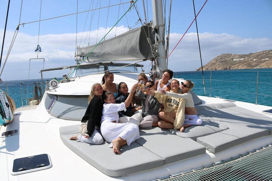 Heraklion: Dia Island Luxury Catamaran Cruise with Meal - Dia Island’s sheltered bay and open-water fun