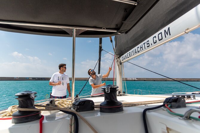 Heraklion: Private Catamaran Cruise to Dia with Meal & Drinks - Swimming and snorkeling in the bay