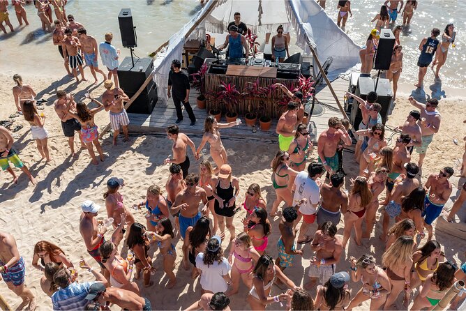 HipHop Catamaran Party from Cancun to Isla Mujeres - What this Cancun catamaran day is really like