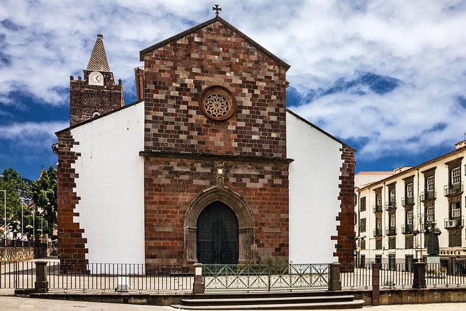 Hop-on Hop-off Bus Tour and Catamaran Whale & Dolphin Watching - Market, embroidery, and central Funchal