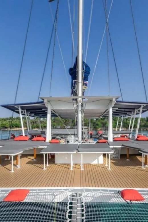 Hyères : Catamaran Dinner Cruise at Fort of Brégançon - Who will enjoy this Hyères evening cruise?