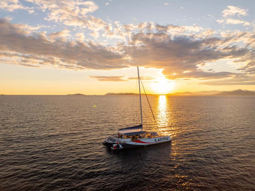 Hyères : Sunset Catamaran Cruise to Giens Peninsula - Setting out from Hyères Saint-Pierre Port at 7:20 PM
