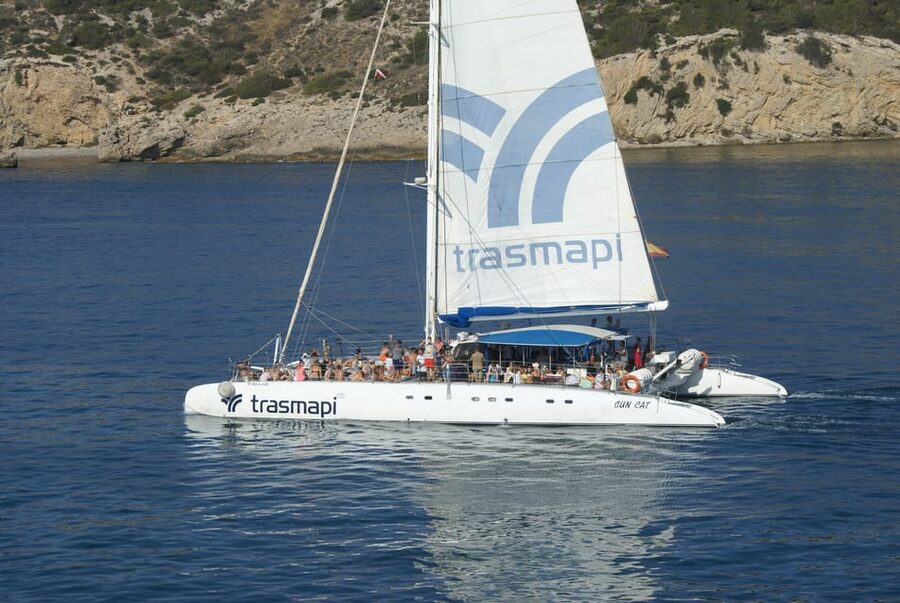 Ibiza: Catamaran Cruise to Formentera with Meal and Drinks - What this Ibiza to Formentera cruise really offers