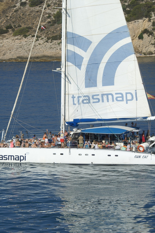 Ibiza: Catamaran Cruise to Formentera with Meal and Drinks - What the $108 price buys you