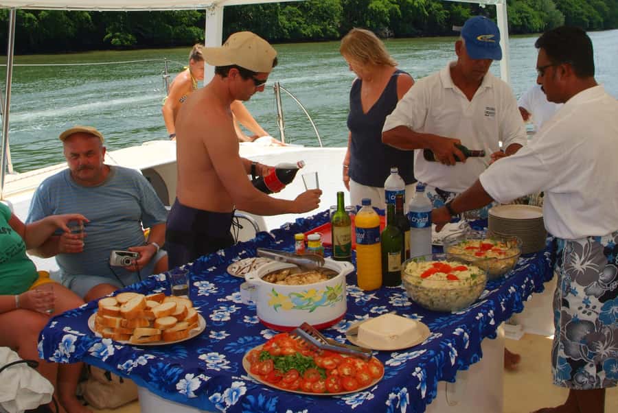 Ile Aux Cerfs Catamaran Cruise sailing from Mahebourg - From Pointe Jérôme to the Open Sea