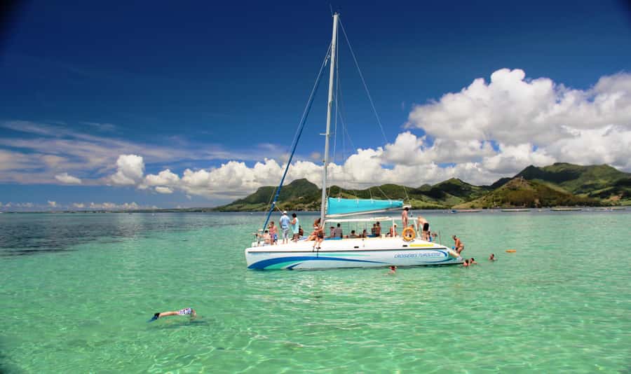 Ile aux Cerfs: The very best day by catamaran. - Is $82 good value?