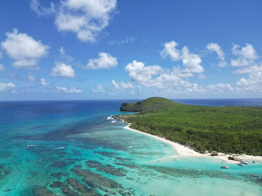 Ilot Gabriel: Catamaran Cruise & BBQ Lunch - Should you book the Ilot Gabriel catamaran cruise?