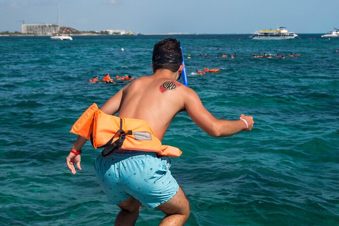 Isla Mujeres Catamaran from Cancun with Open bar and lunch - What the $29 price really means