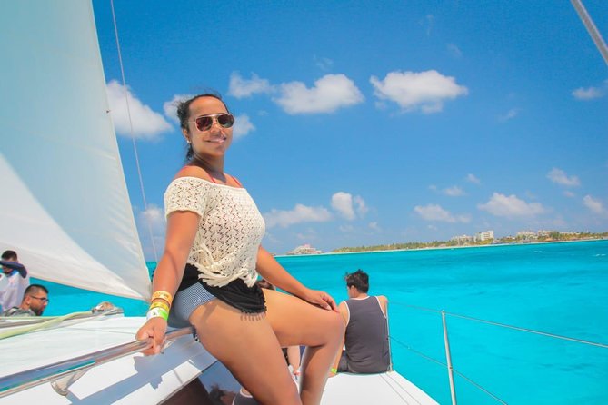 Isla Mujeres Catamaran Luxury Sailing Experience - Playa Norte for one hour of beach time
