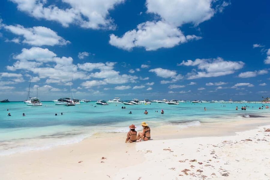 Isla Mujeres: Catamaran Ride with Open Bar, Snorkeling, and Lunch - A Caribbean day that keeps things simple