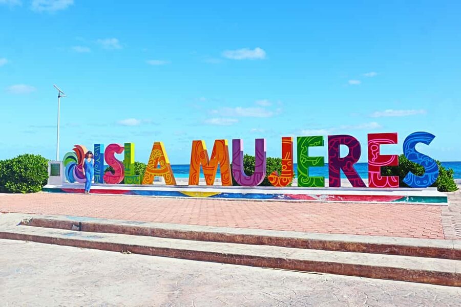 Isla Mujeres: Catamaran Ride with Open Bar, Snorkeling, and Lunch - Should you book this Isla Mujeres catamaran tour?