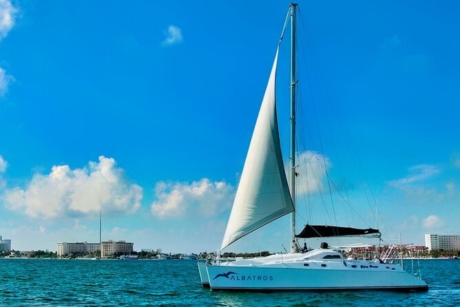 Isla Mujeres Catamaran Sailing Experience with Lunch & Open Bar - Who should book this catamaran trip?