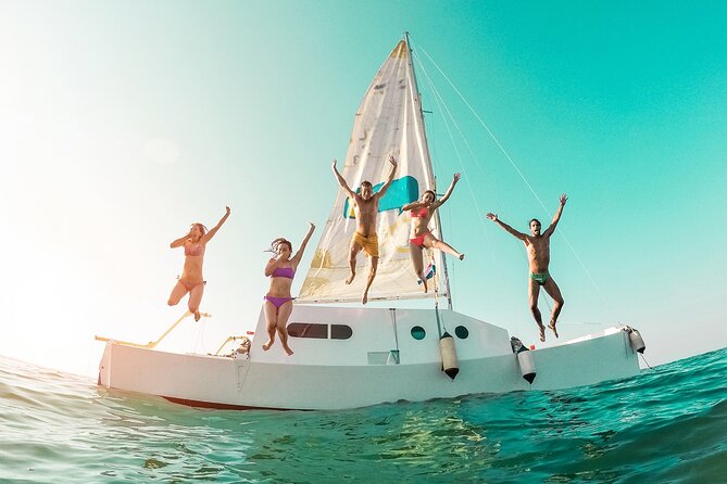 Isla Mujeres Catamaran tour with Open Bar, Lunch and Snorkeling - Sailing from Marina Las Perlas to Isla Mujeres