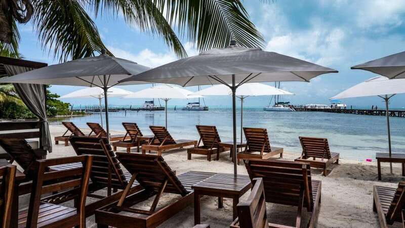 Isla Mujeres: Catamaran with Open Bar, Snorkeling and Lunch - Two hours to see Isla Mujeres