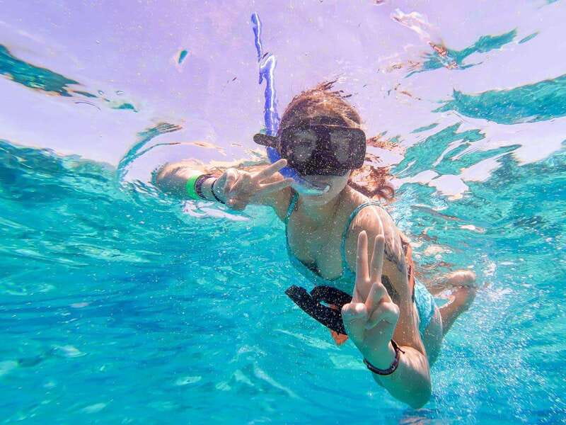 Isla Mujeres: Catamaran with Open Bar, Snorkeling and Lunch - How long the day feels