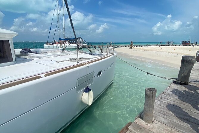 Isla Mujeres on luxury catamaran with snorkel, open bar and lunch - Why this catamaran trip works
