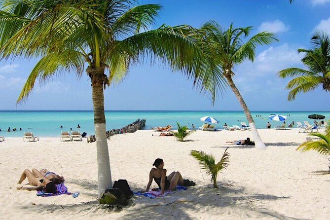 Isla Mujeres on luxury catamaran with snorkel, open bar and lunch - Sailing back with music and an open bar
