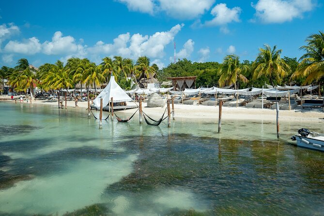 Isla Mujeres Plus by Albatros Catamarans - The crew and the practical rhythm of the day