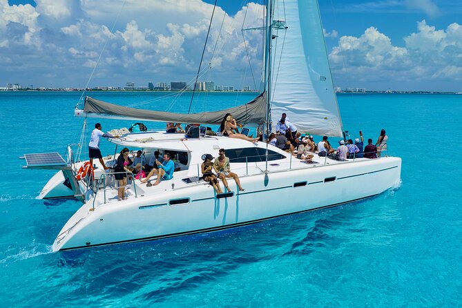Isla Mujeres Spring Break Party Catamaran Snorkel and Open Bar - What an Eight-Hour Catamaran Day Feels Like