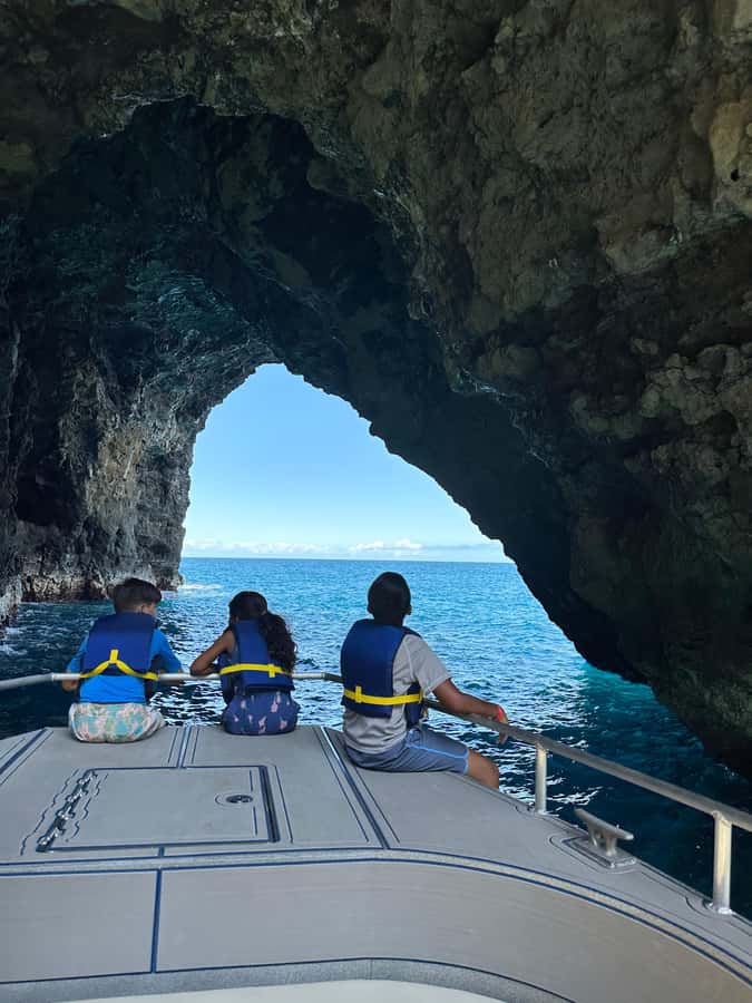 Kauai: Na Pali Coast Deluxe Power Catamaran Tour - Who should choose this boat?