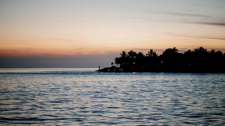 Key West: Catamaran Champagne Sunset Sail - The Sunset Moment and the Drinks