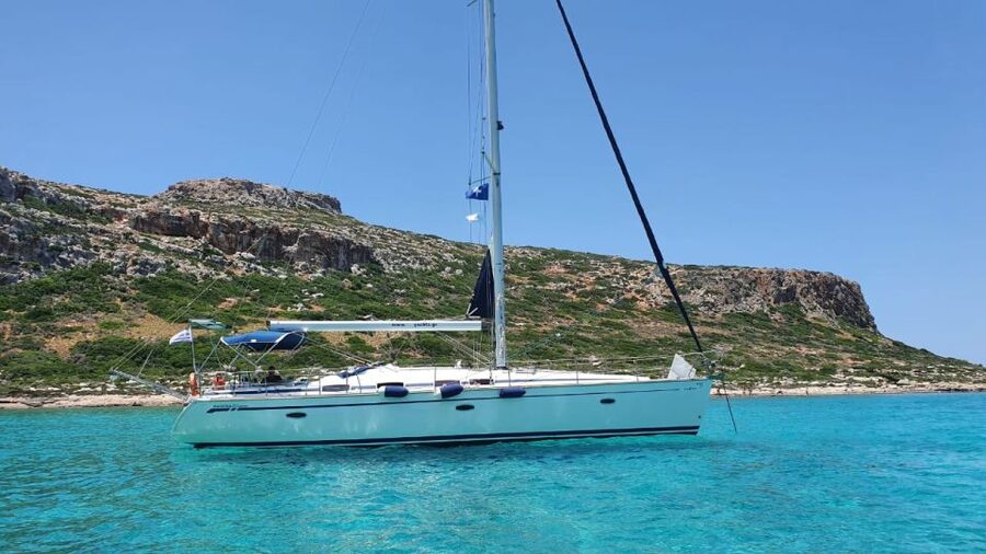 Kissamos: Catamaran Cruise to Balos & Gramvousa with Lunch - The 1.5-hour sail toward Balos