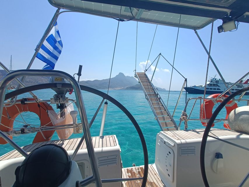 Kissamos: Catamaran Cruise to Balos & Gramvousa with Lunch - Gramvousa Island and the hilltop fortress