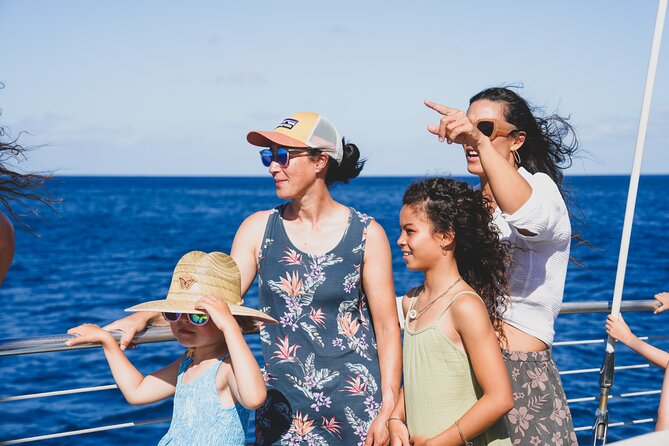 Kona Deluxe Catamaran Whale Watch - Drinks, comfort, and the social side of the cruise