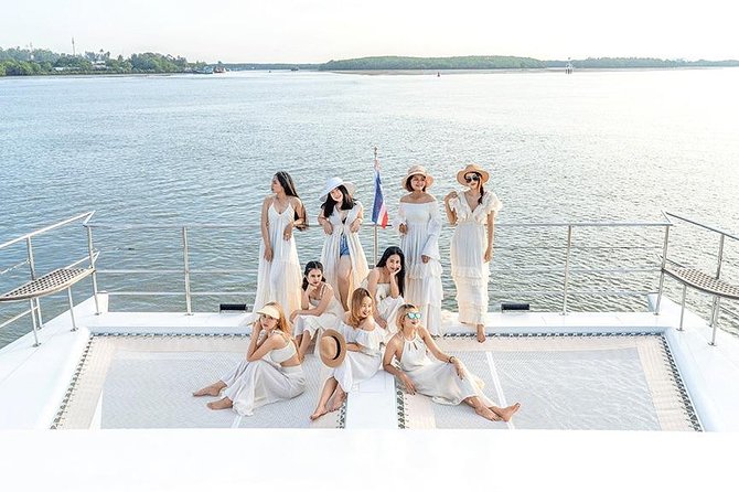 Krabi Hong Islands Sunset Party Catamaran Cruise - Buffet lunch and the return-party atmosphere