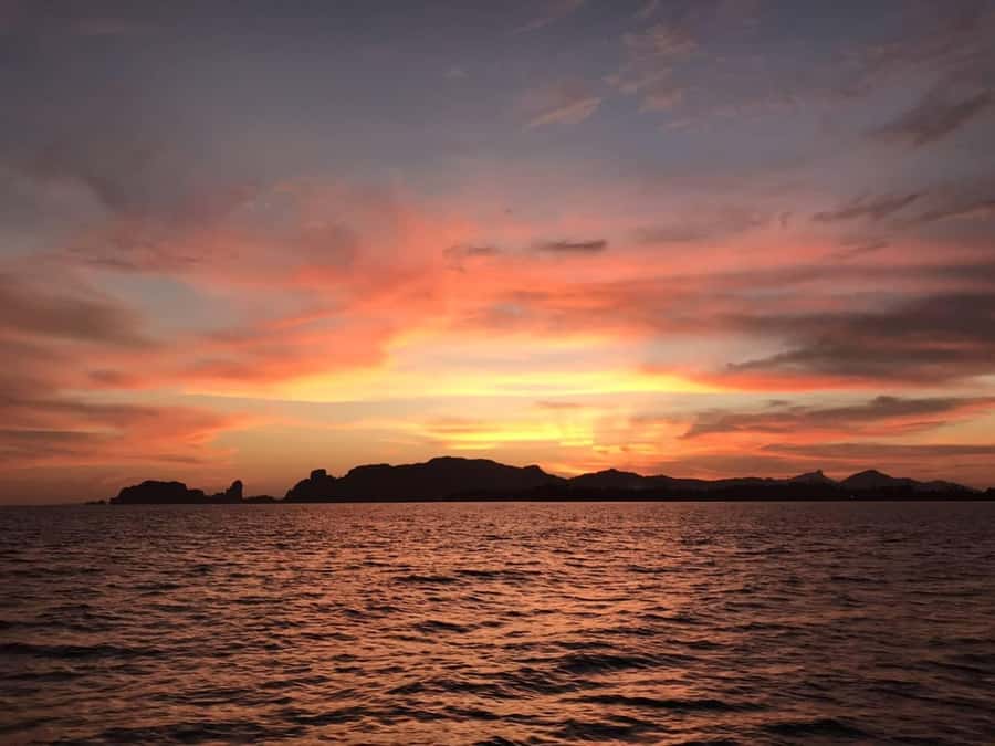 Krabi: Luxury Sunset Cruise to 4 Islands by Power Catamaran - One hour at Phra Nang Cave Beach