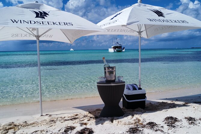 Lagoon 39ft Private Catamaran 5hr - El Cielo Full Experience - El Cielo and the sandbar pause