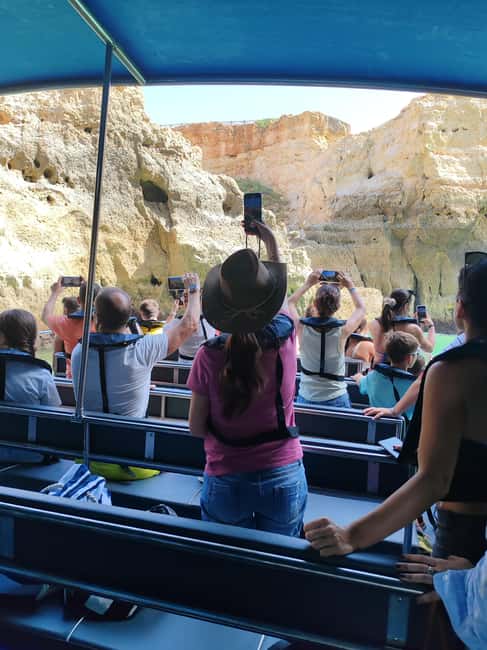 Lagos: Benagil Caves Catamaran Tour (2.5 hours) for the whole family - Vau, Alvor, and the return to Lagos