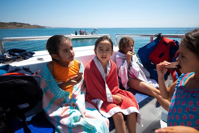 Lagos: Dolphins & Benagil Caves – Catamaran - Comfort on a catamaran