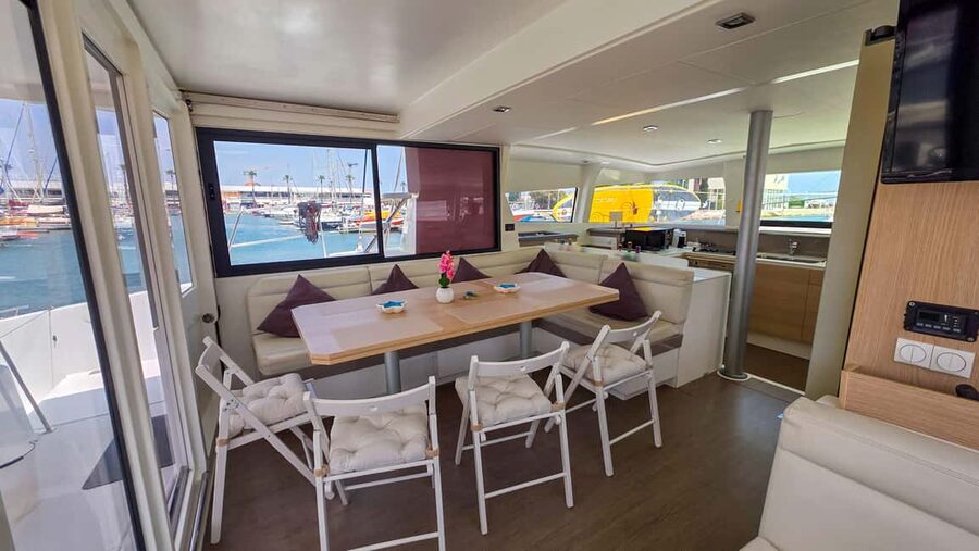 Lagos: Sunset Catamaran Cruise with Welcome Drink - Meia Praia and the Open Algarve Coast