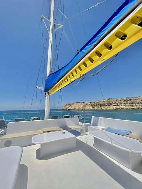 Limassol: Catamaran Cruise with Lunch - The open bar and the difference between cruise options