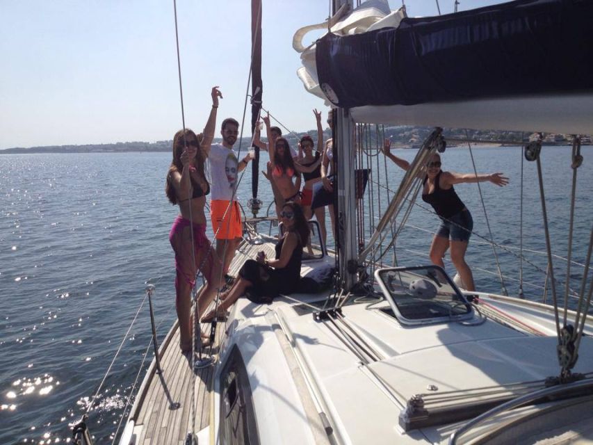 Lisbon 2H Private Tour by SAILBOAT / SAIL or POWER CATAMARAN - Leaving Belém from Doca do Bom Sucesso
