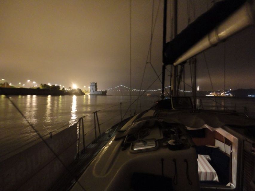 Lisbon 2H Private Tour by SAILBOAT / SAIL or POWER CATAMARAN - Choosing sailboat or power catamaran
