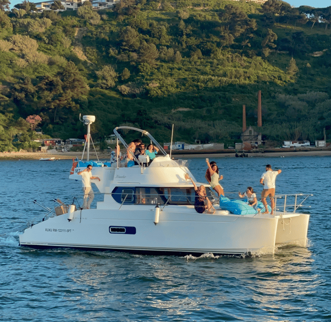 Lisbon: 3H Private Luxury Catamaran Tour with Swimming - FAQ
