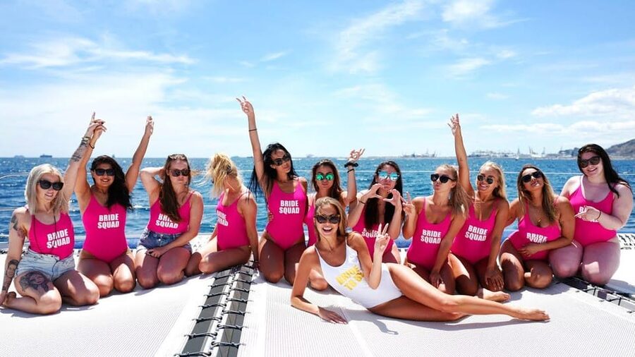 Lisbon: Catamaran Boat Party with Music, Open Bar & Dives - Key points to know before you book