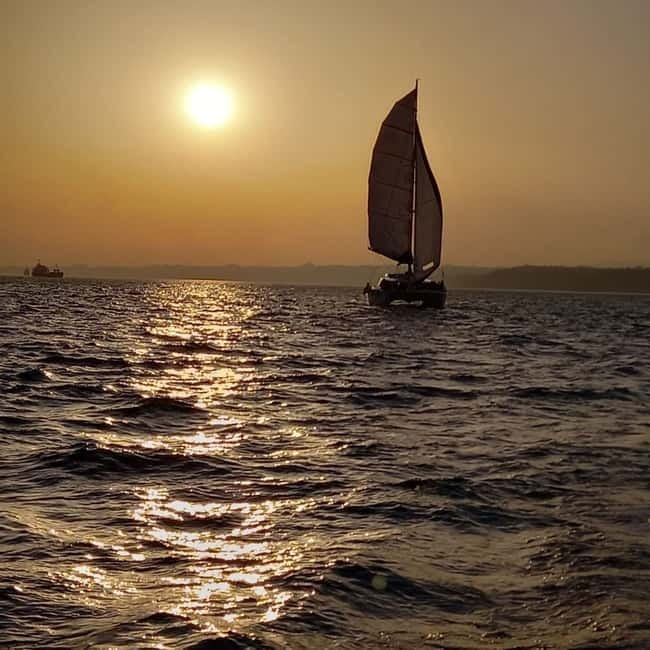 Lisbon: Catamaran Cruise with Drinks & Pastel de Nata - Monument to the Discoveries and Portugal’s maritime story