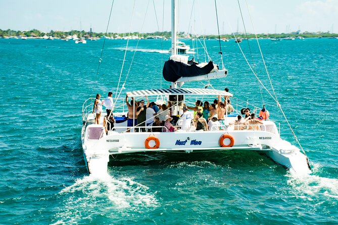 Live The Luxury Catamaran Isla Mujeres Tour in Cancun - What the $77 price really buys you